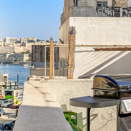 Seaview Sliema 30 Seconds To High Street & Ferry, 2X Double En-Suite Bedrooms, Modern Whole Traditional Townhouse, Kitchen, Living Area, & Roof Terrace Σλιέμα Εξωτερικό φωτογραφία