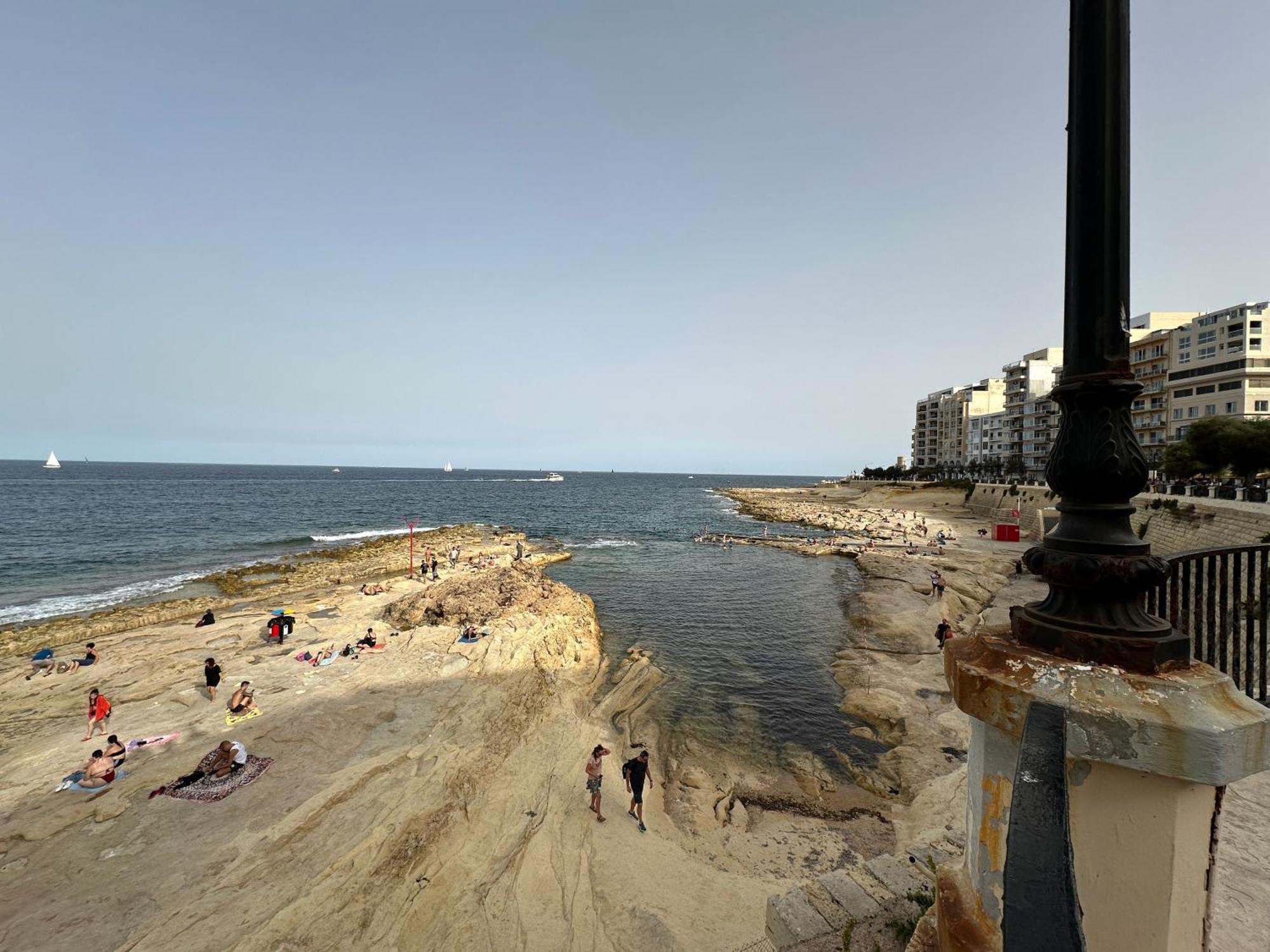 Seaview Sliema 30 Seconds To High Street & Ferry, 2X Double En-Suite Bedrooms, Modern Whole Traditional Townhouse, Kitchen, Living Area, & Roof Terrace Σλιέμα Εξωτερικό φωτογραφία