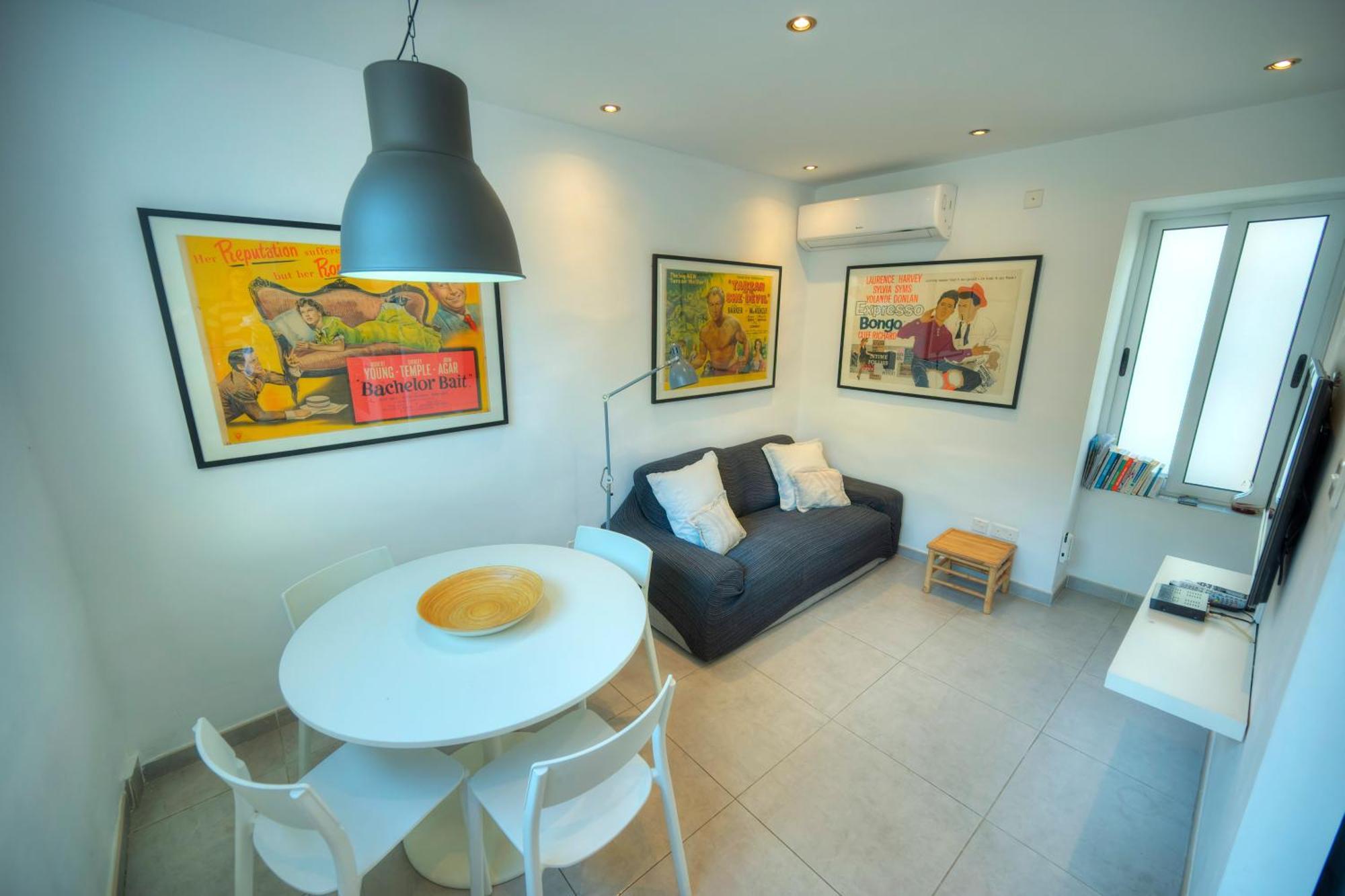 Seaview Sliema 30 Seconds To High Street & Ferry, 2X Double En-Suite Bedrooms, Modern Whole Traditional Townhouse, Kitchen, Living Area, & Roof Terrace Σλιέμα Εξωτερικό φωτογραφία