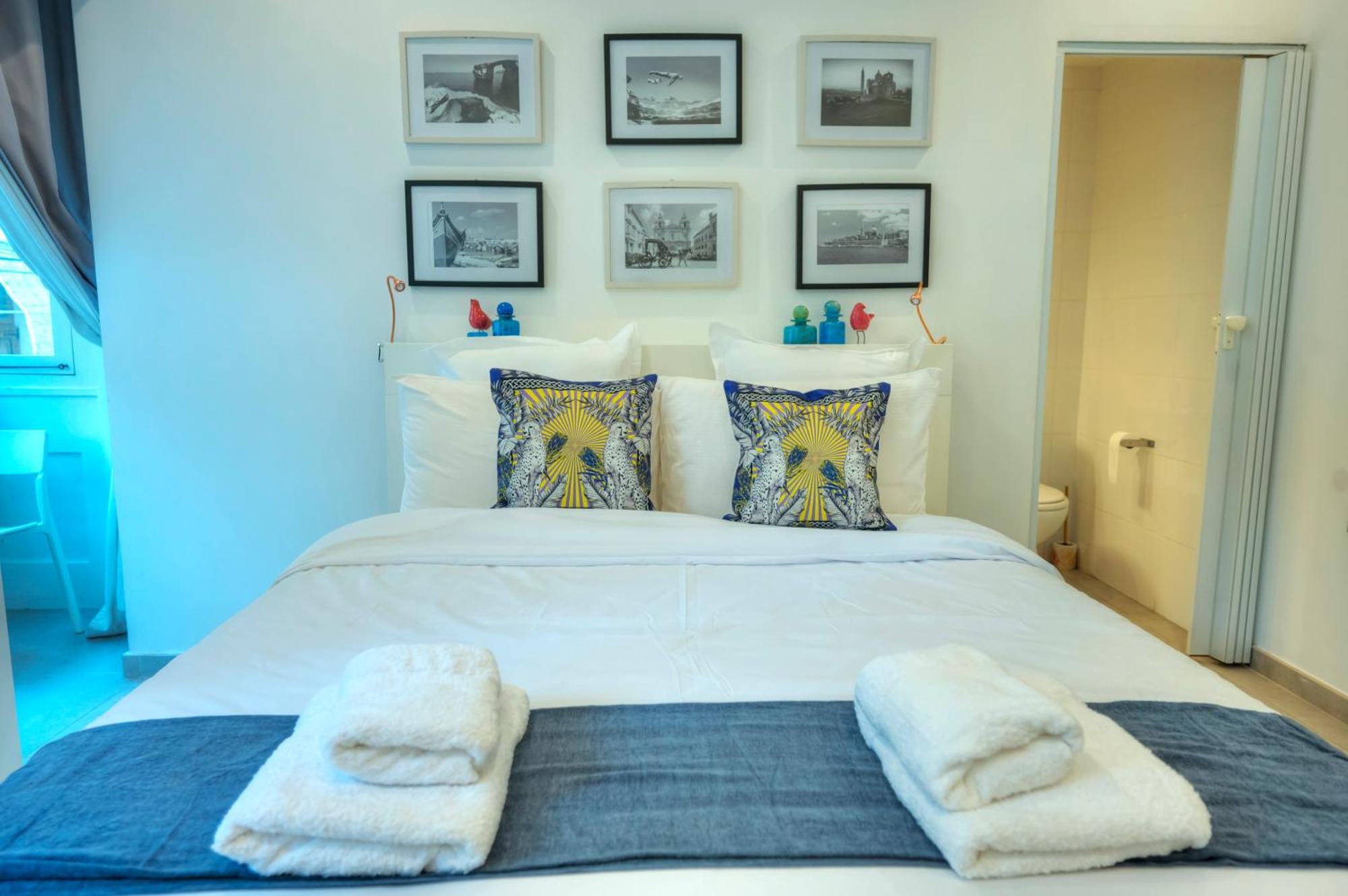 Seaview Sliema 30 Seconds To High Street & Ferry, 2X Double En-Suite Bedrooms, Modern Whole Traditional Townhouse, Kitchen, Living Area, & Roof Terrace Σλιέμα Εξωτερικό φωτογραφία